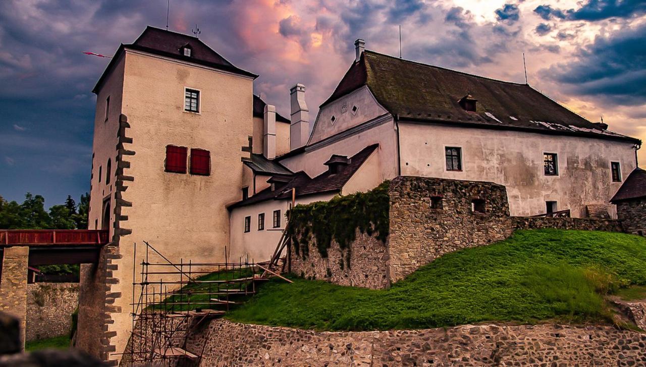 Penzion 1670 Nove Hrady  Bagian luar foto