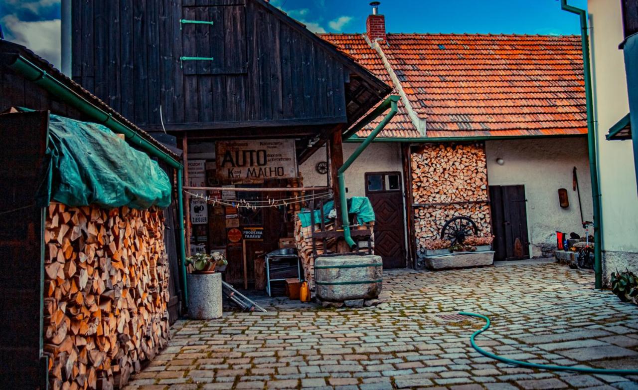 Penzion 1670 Nove Hrady  Bagian luar foto