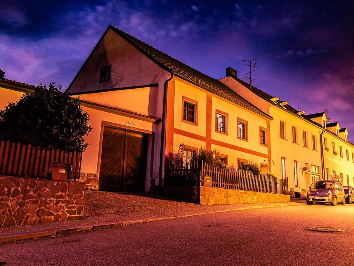 Penzion 1670 Nove Hrady  Bagian luar foto